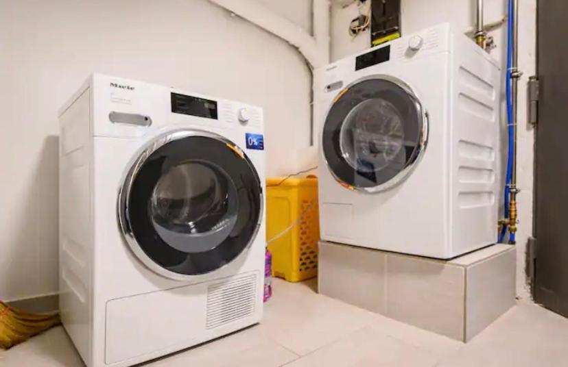 Guenstiges Gruenes Ferienzimmer Mit Separater Moderner Dusche Lörrach Eksteriør bilde