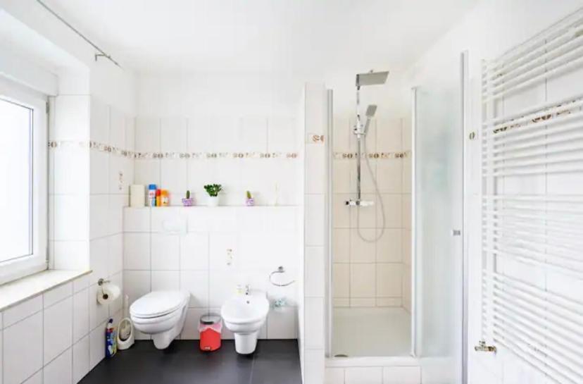 Guenstiges Gruenes Ferienzimmer Mit Separater Moderner Dusche Lörrach Eksteriør bilde